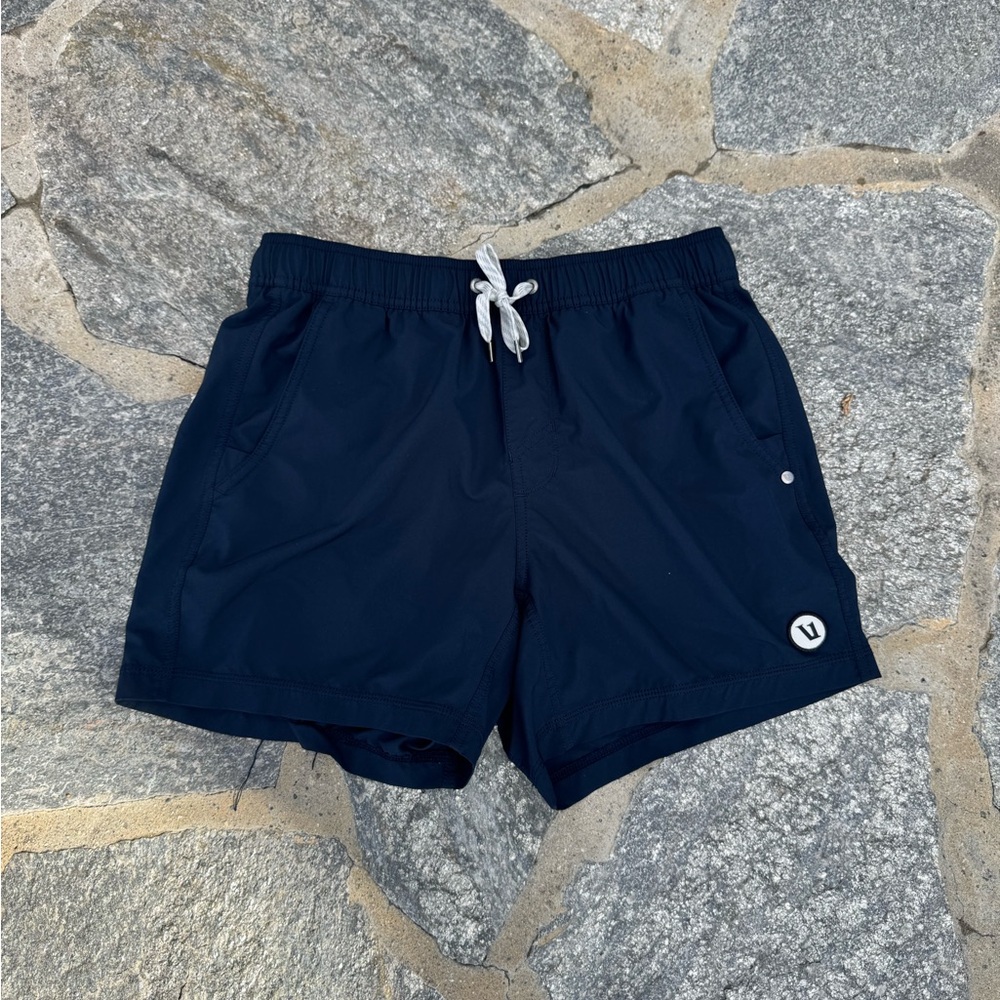 Vuori Men’s Navy Drawstring Tie Kore 5” Inseam Shorts